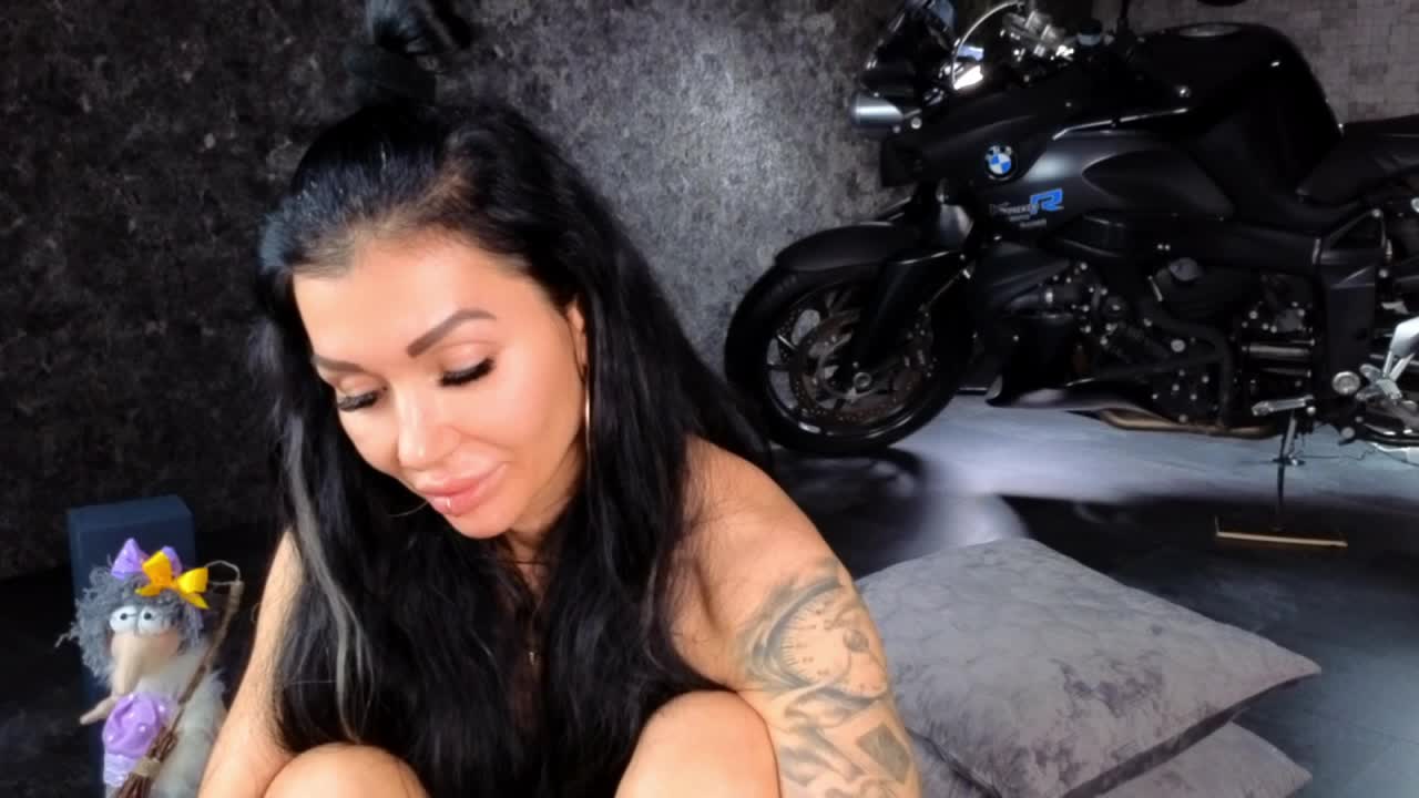 -BABAYAGA- Live Sex December 17, 2025