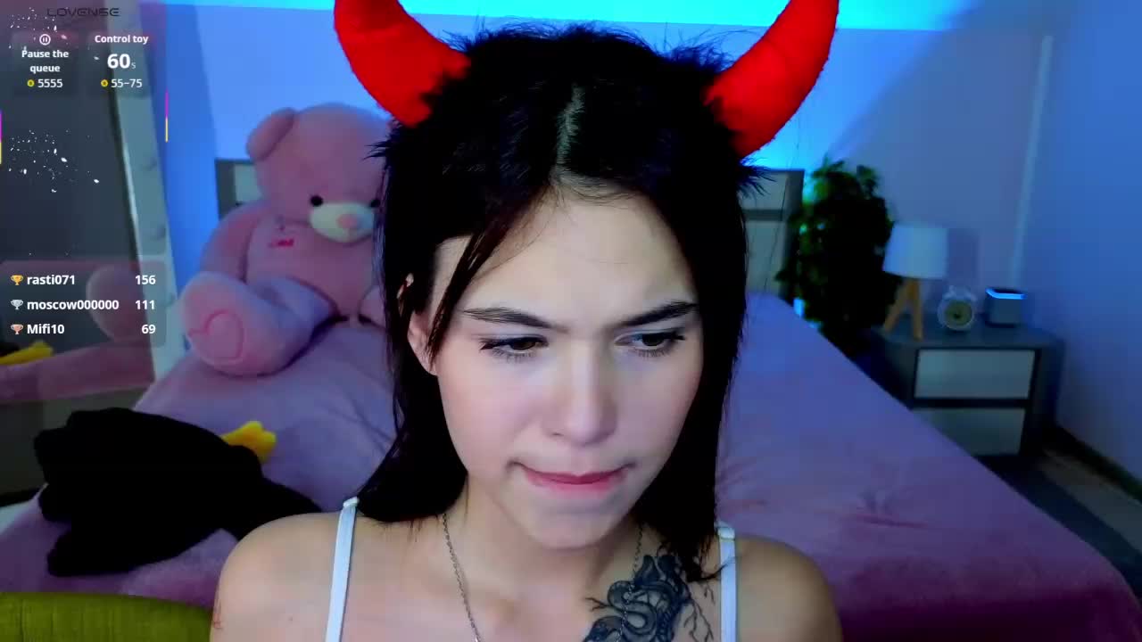 CoralineJones Live Sex December 17, 2025