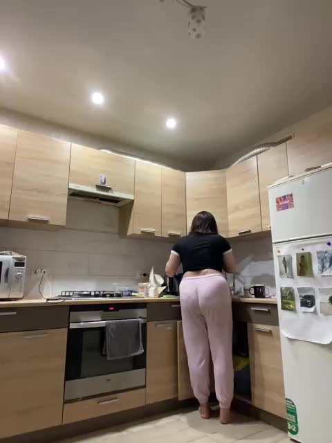 Sonya_ Live Sex December 13, 2025