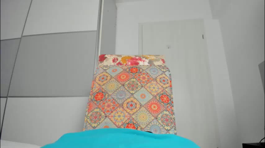 snow_flakee Live Sex December 14, 2025