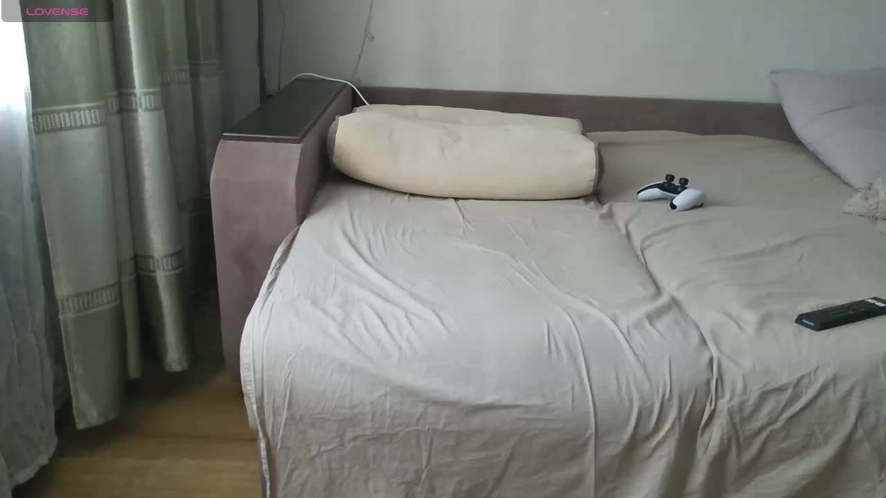 Milaa1998 Live Sex December 14, 2025