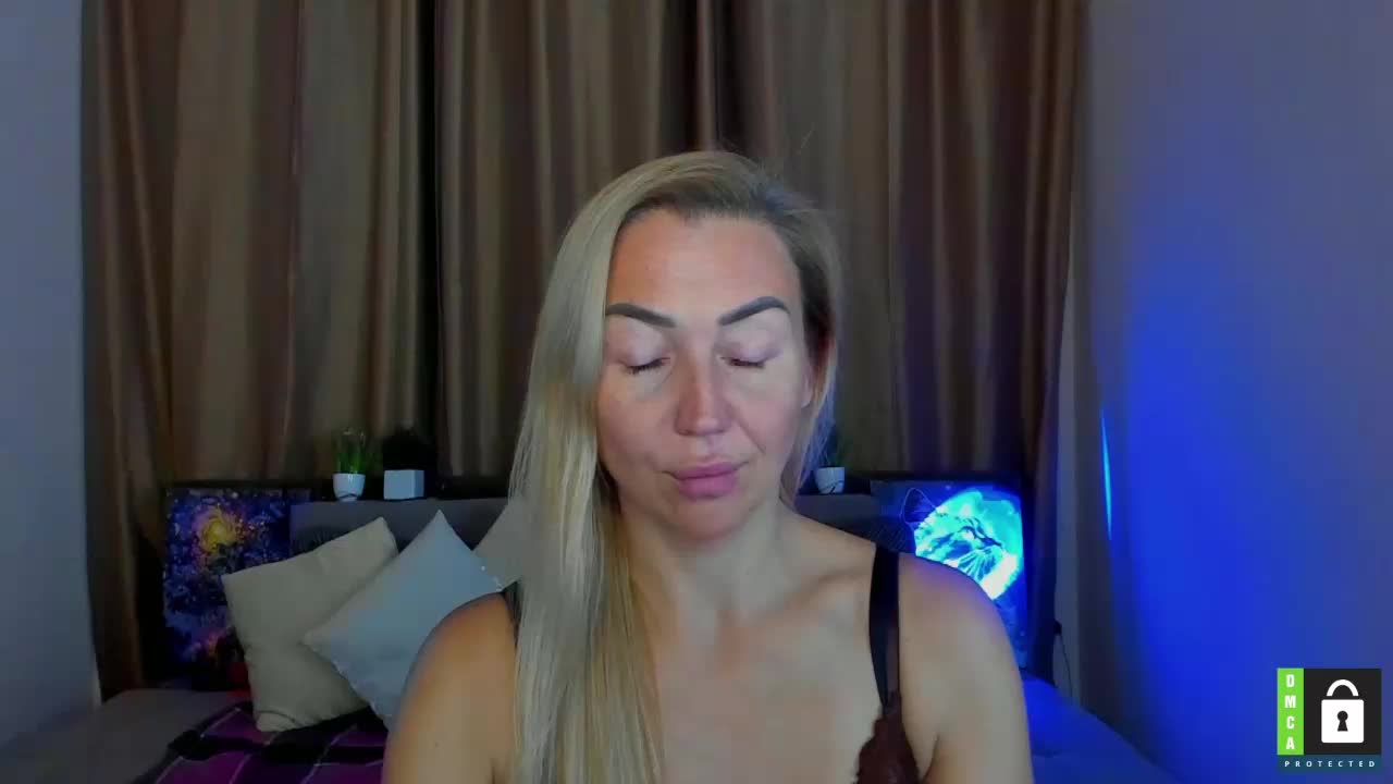 Jullyblondkiss Live Sex December 13, 2025