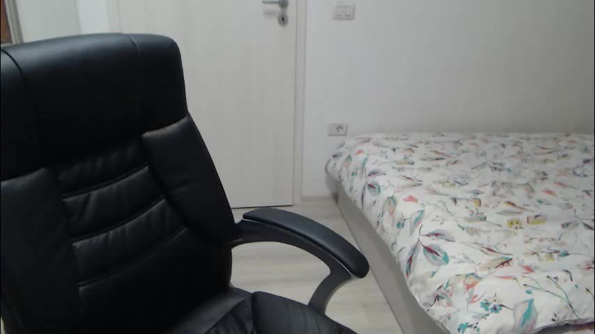 blue_eyes96 Live Sex December 13, 2025