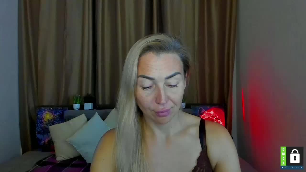Jullyblondkiss Live Sex December 13, 2025