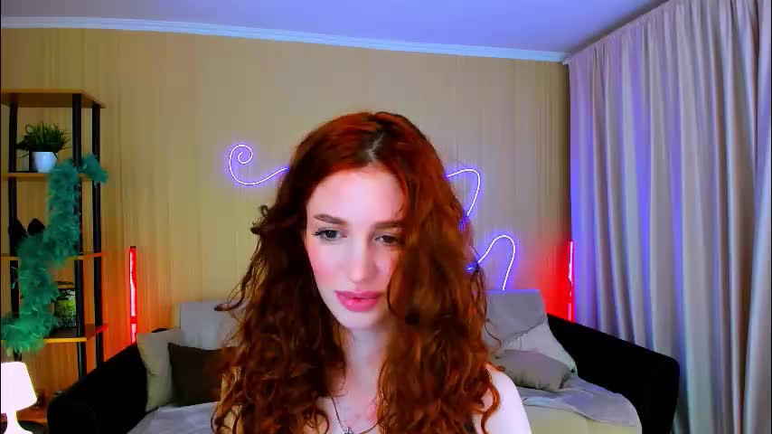 christinaconteeree Live Sex December 13, 2025