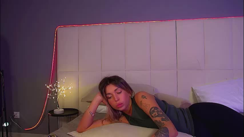 emelylawrences Live Sex December 13, 2025