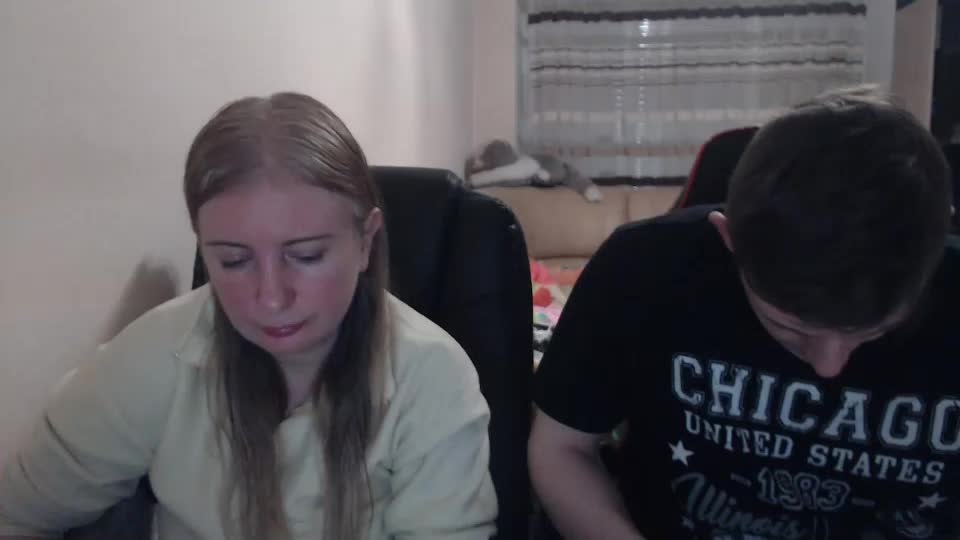 jenisandpeter Live Sex December 17, 2025