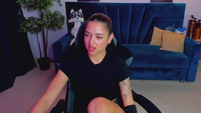 CharleneWoods Live Sex December 13, 2025