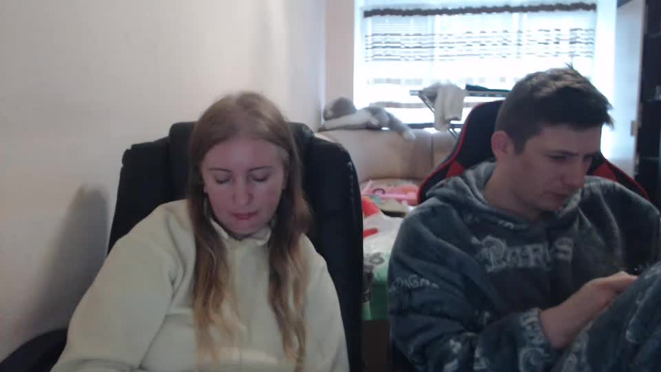 jenisandpeter Live Sex December 17, 2025