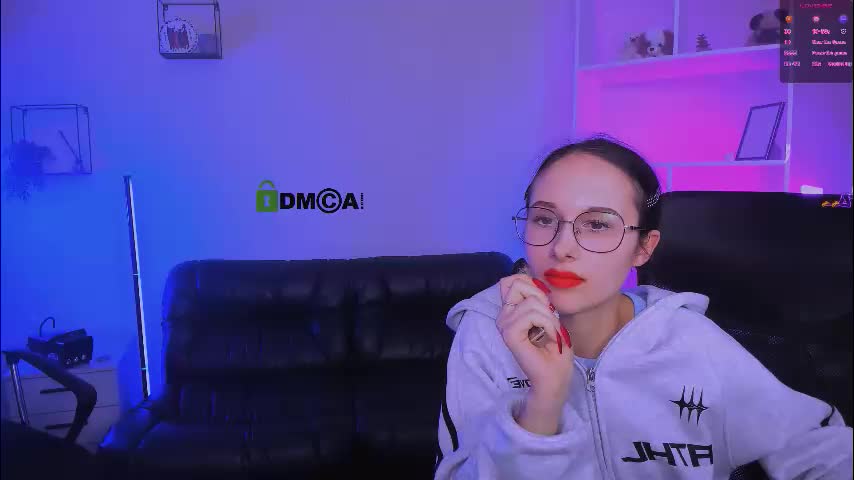 mona_cloud Live Sex December 15, 2025