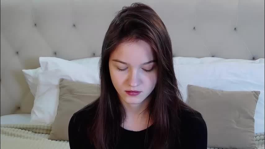 michelle_roux Live Sex December 13, 2025