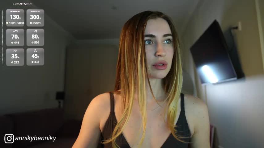 Coconutkittyy Live Sex November 7, 2025