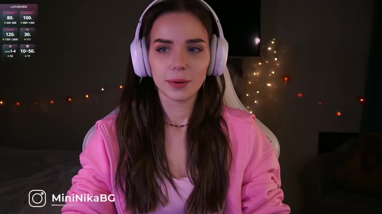 MiniNika Live Sex December 15, 2025