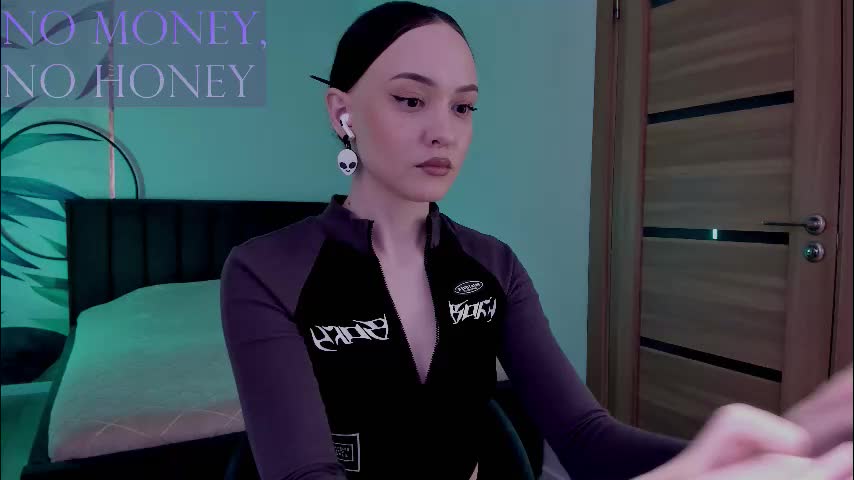 mistress_mialibra Live Sex December 13, 2025