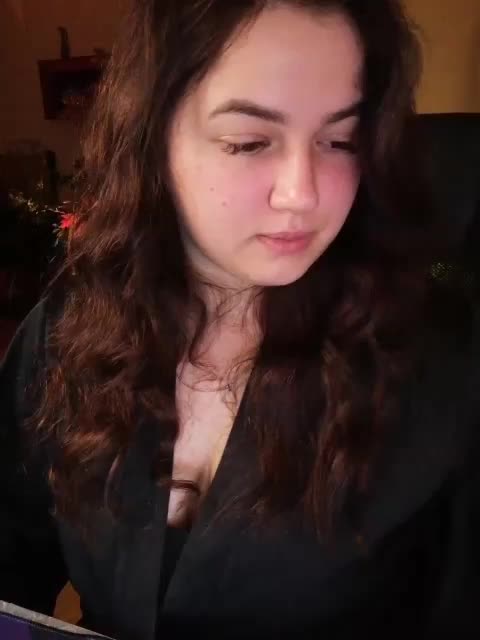 JuliaHesperaks Live Sex December 13, 2025
