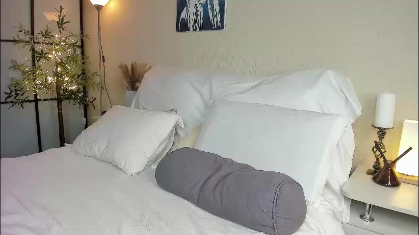 roxxana227 Live Sex December 13, 2025