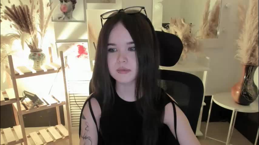 elainebeness Live Sex December 14, 2025