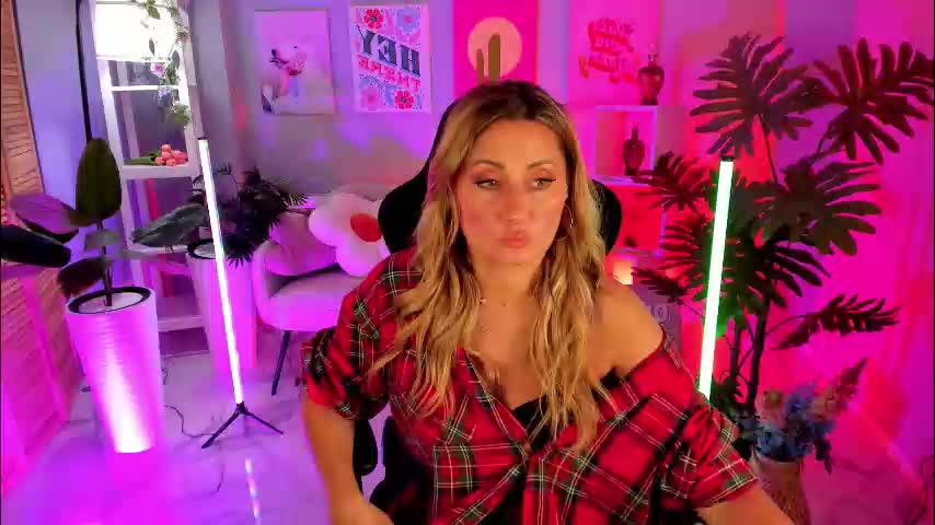 sarahholly Live Sex December 13, 2025