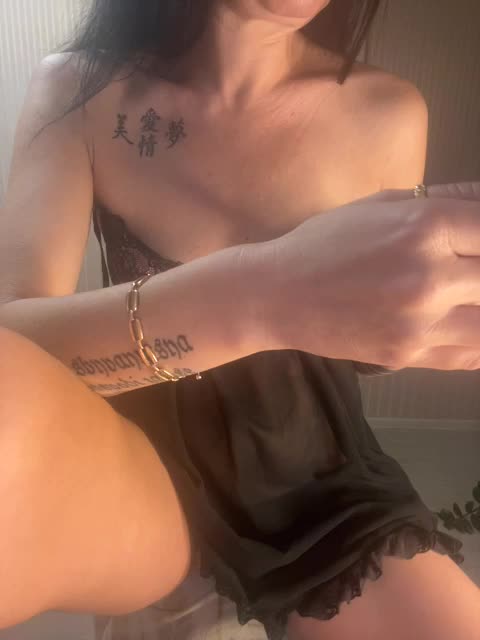 Karolina_Milf Live Sex December 13, 2025