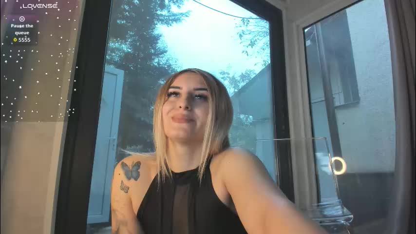 ella_vee Live Sex December 14, 2025