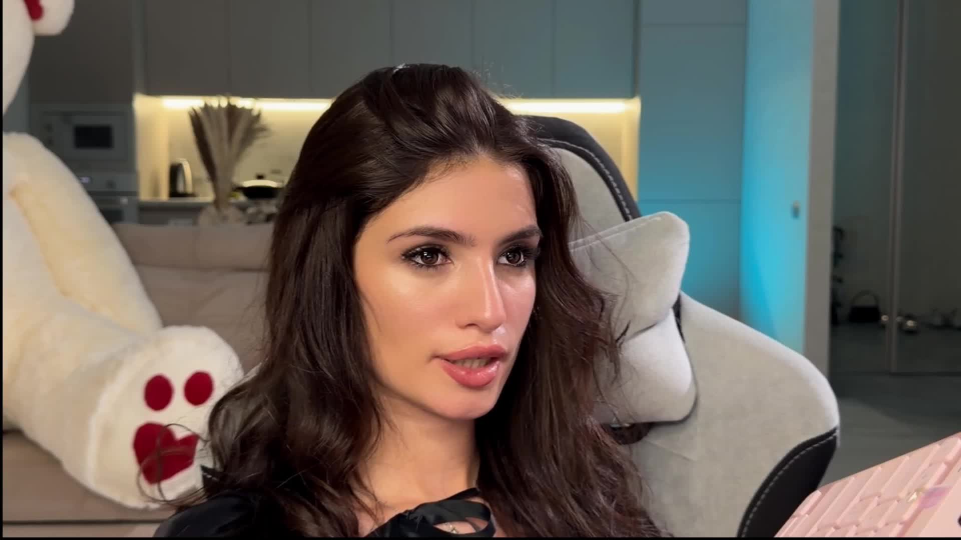 Sofi-Mi Live Sex December 15, 2025