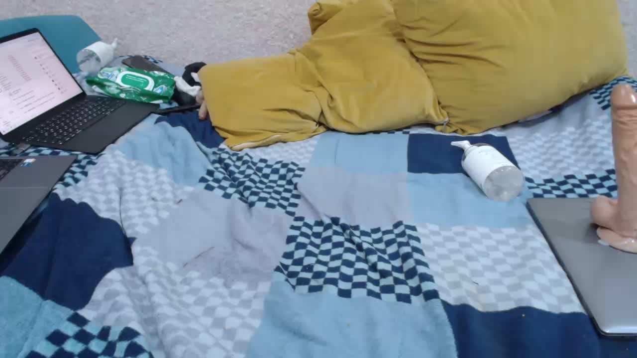 MILAax Live Sex December 17, 2025