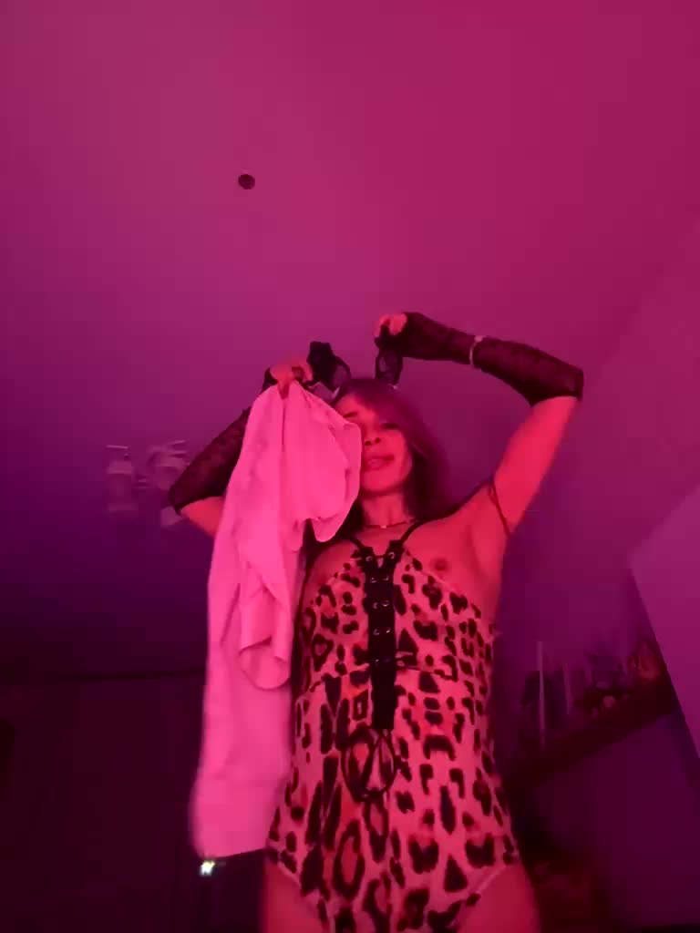 VIP17CoupleDream Live Sex December 14, 2025