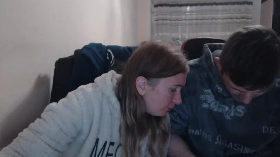 jenisandpeter Live Sex December 17, 2025