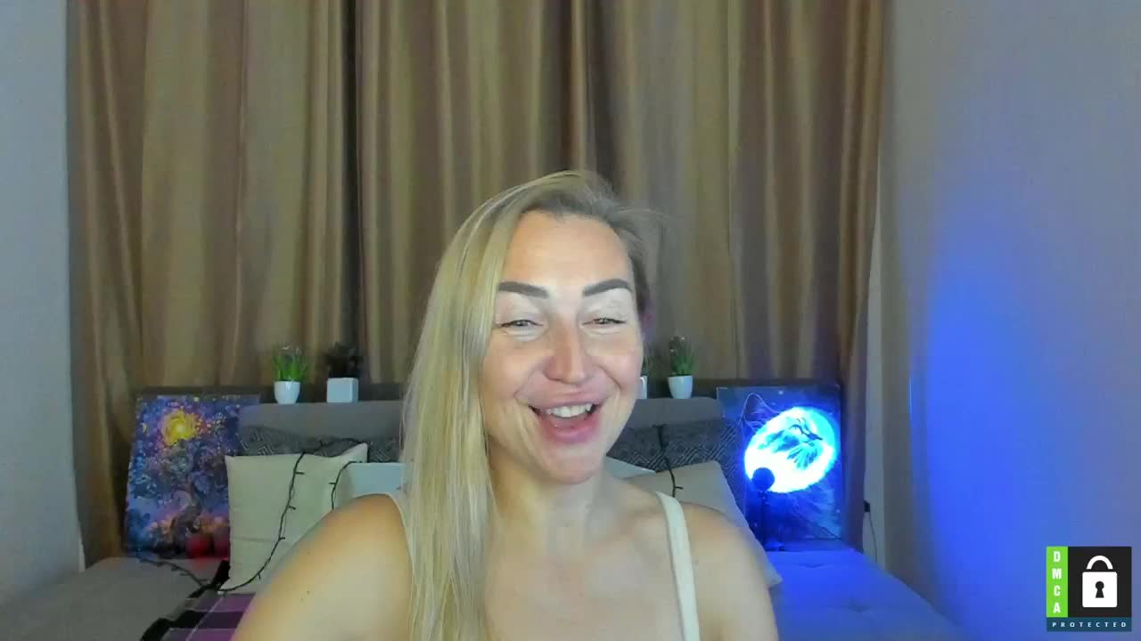 Jullyblondkiss Live Sex December 13, 2025