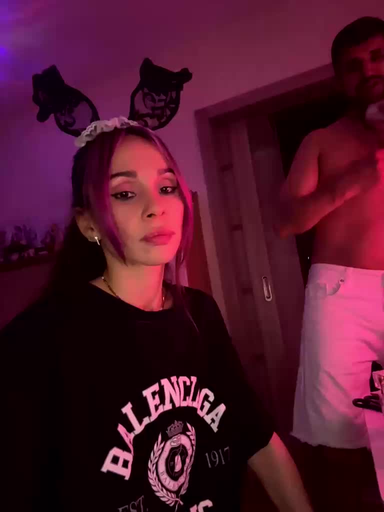 VIP17CoupleDream Live Sex December 14, 2025