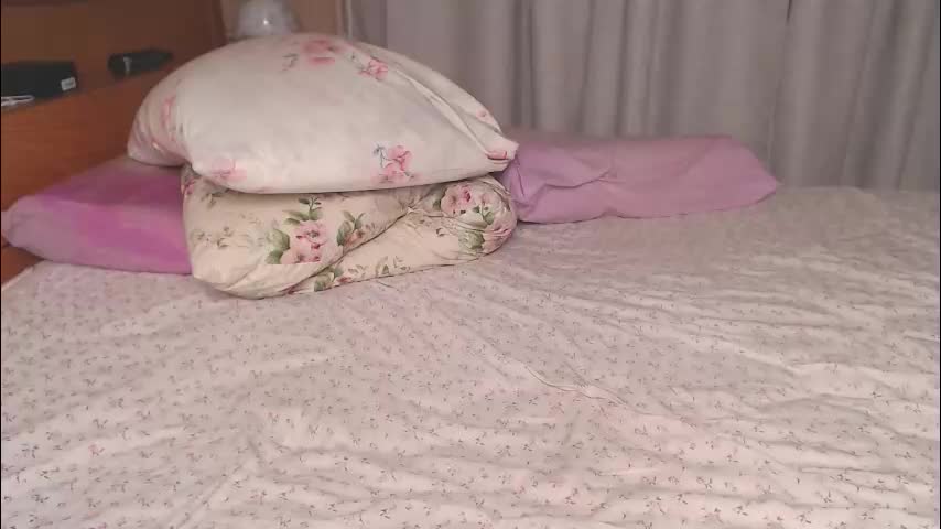 hornylland Live Sex December 13, 2025