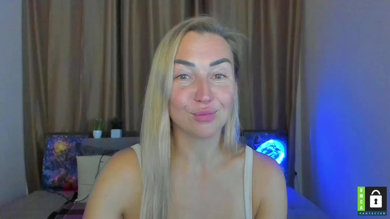 Jullyblondkiss Live Sex December 13, 2025