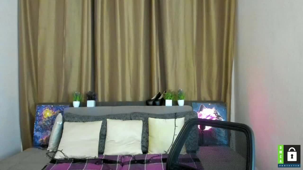 Jullyblondkiss Live Sex December 13, 2025