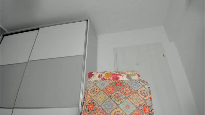 snow_flakee Live Sex December 14, 2025