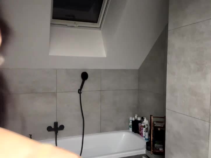 Taanni Live Sex December 17, 2025