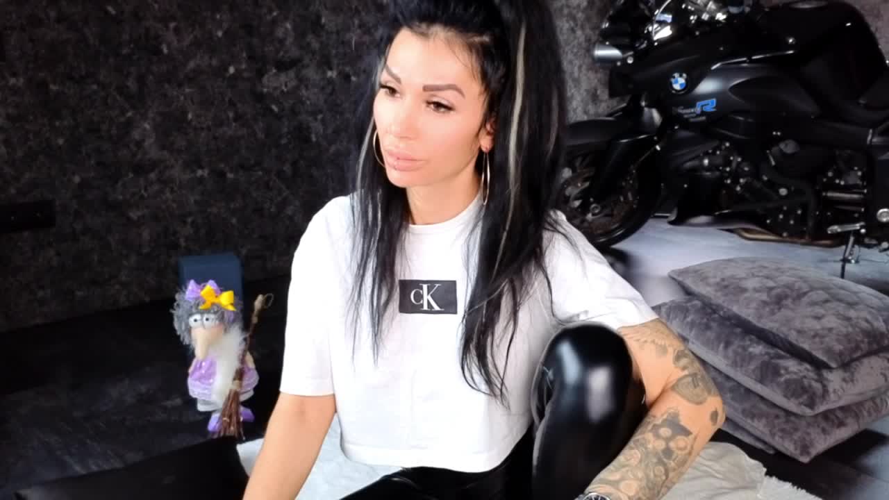 -BABAYAGA- Live Sex December 17, 2025