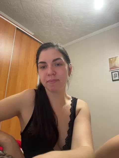 Vika19981 Live Sex December 14, 2025