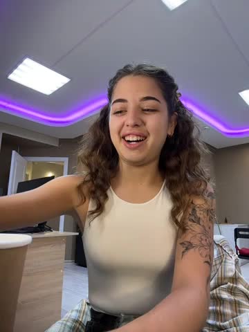 CharleneWoods Live Sex December 13, 2025