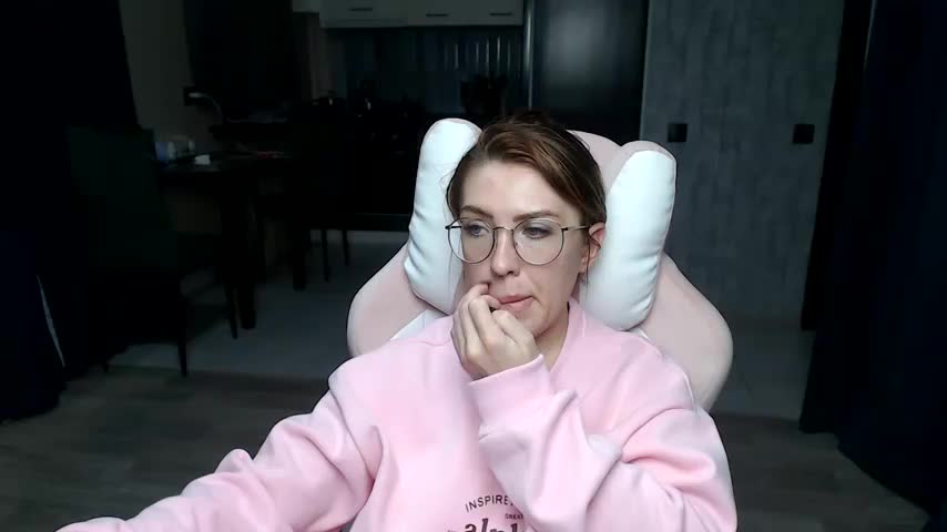 Reginasmilee Live Sex December 17, 2025