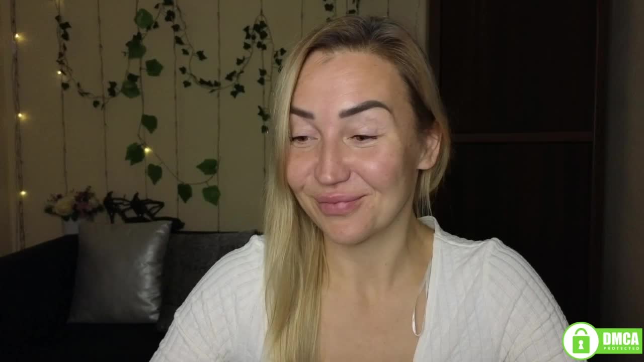 Jullyblondkiss Live Sex December 13, 2025