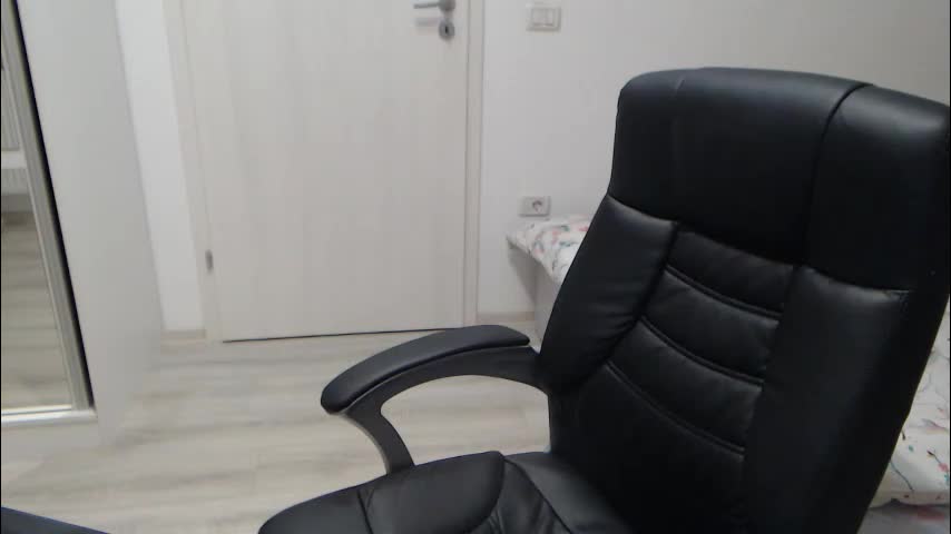 blue_eyes96 Live Sex December 13, 2025