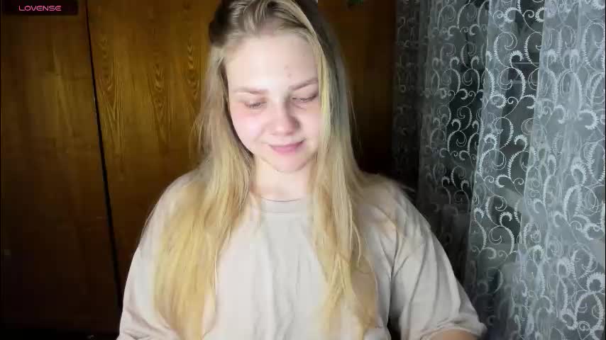 emmafrizea Live Sex December 14, 2025