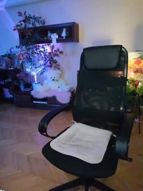 JuliaHesperaks Live Sex December 13, 2025