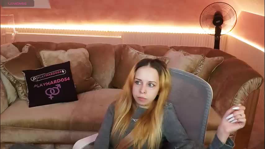 sweetdesiree_ Live Sex December 17, 2025