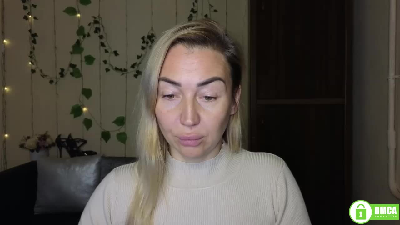 Jullyblondkiss Live Sex December 13, 2025