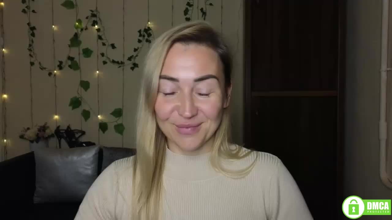 Jullyblondkiss Live Sex December 13, 2025