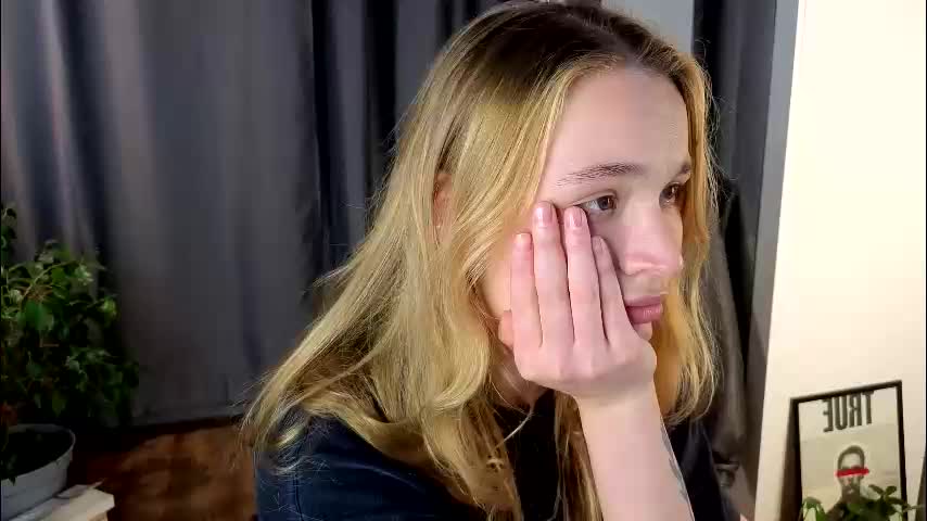 lisa_schiele Live Sex December 14, 2025