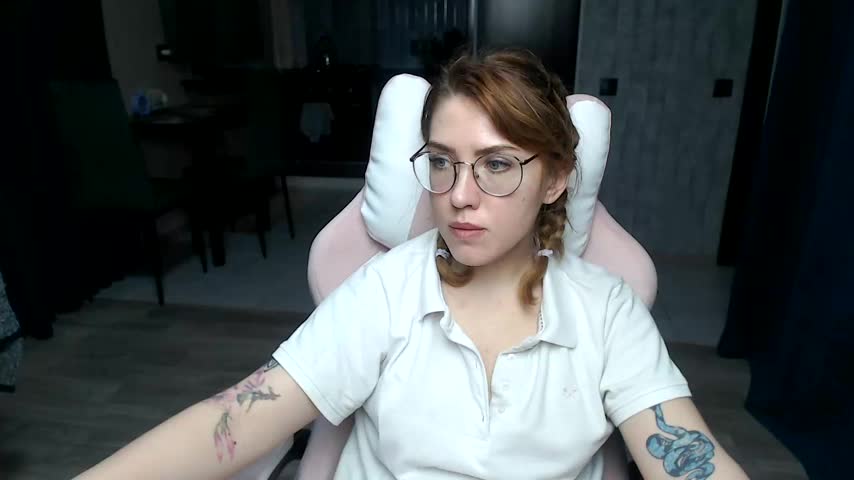 Reginasmilee Live Sex December 17, 2025