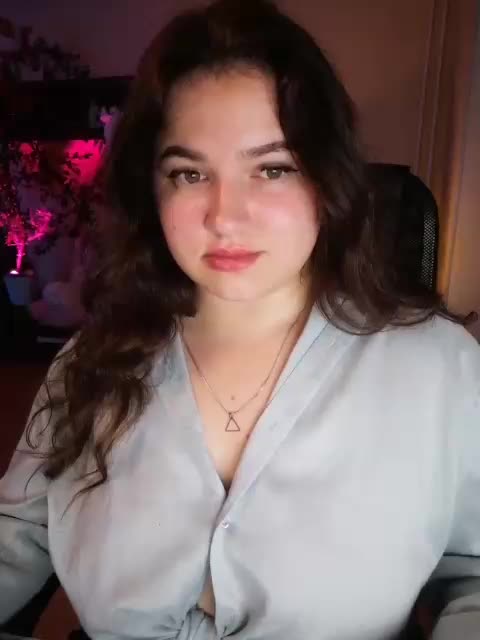 JuliaHesperaks Live Sex December 13, 2025