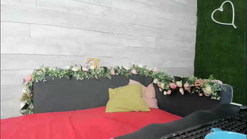 hugeboobserin Live Sex December 13, 2025